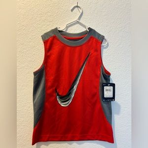 Nike t-shirt for children size 7 new with tag.